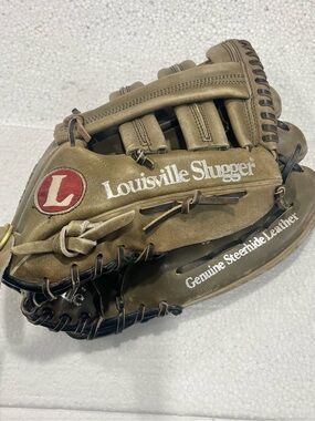 Louisville Slugger Baseball Glove